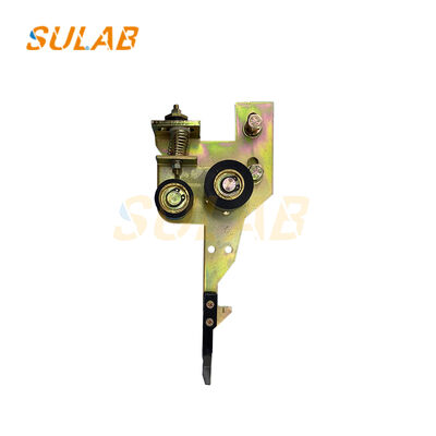 Fujitec लिफ्ट दरवाजे लॉक के साथ जस्ती सतह AC 250V/10A और पार्श्व तनाव ≥1000N लैंडिंग दरवाजे लॉक हुक MA630-05